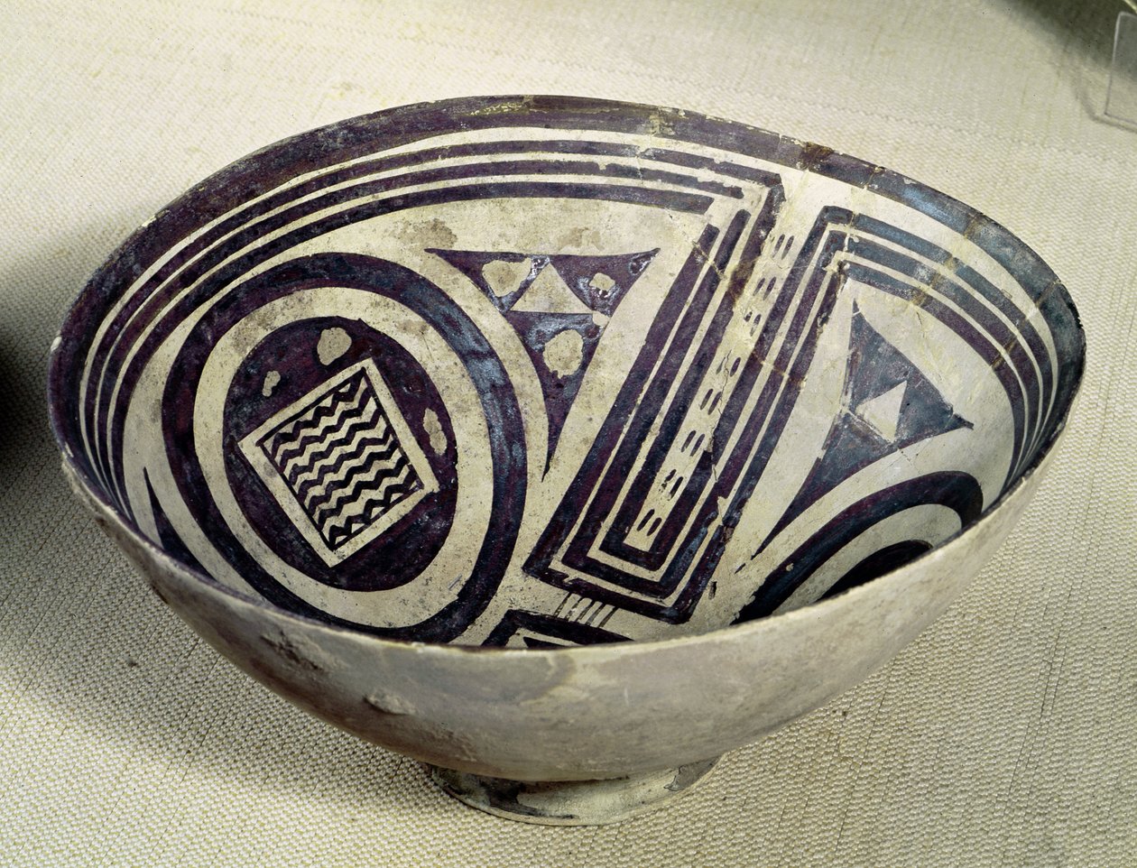 青い幾何学模様の大皿 イラン製 幾何学模様で装飾されたボウル、